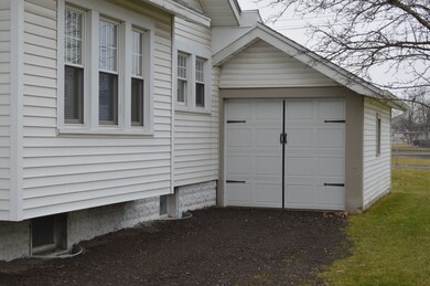 2045 Prairie St, Elkhart, IN 46516 - photo 3