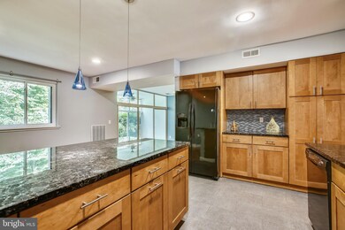 1663 Parkcrest Cir unit 100, Reston, VA 20190 - photo 6