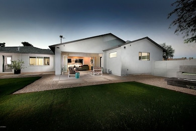 6851EParadisePkwy034