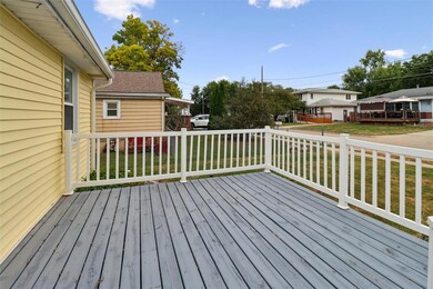 2322 E 39th St, Des Moines, IA 50317 - photo 2