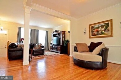 20961 Martingale Square, Sterling, VA 20165 - photo 2