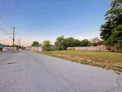 218 S College Ct, Tahlequah, OK 74464 - photo 4