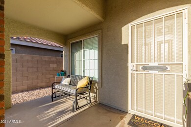Welcoming entryway in Desert Canyon.