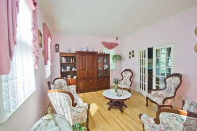 004_LIVING ROOM
