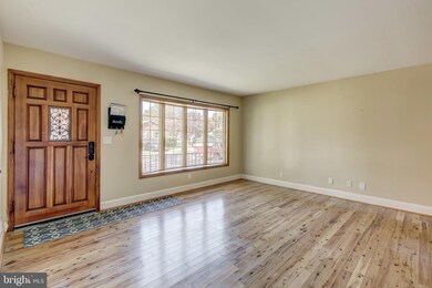 271 Kenwood Rd, Pasadena, MD 21122 - photo 5