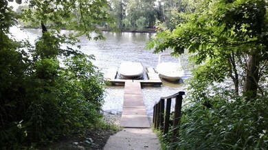 139 Hockanum Rd, Hadley, MA 01035 - photo 4