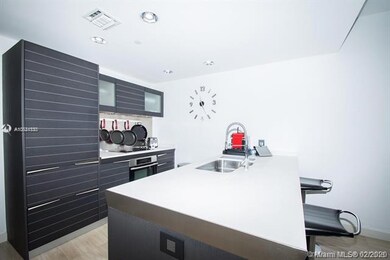 200 Biscayne Boulevard Way unit 3806, Miami, FL 33131 - photo 3