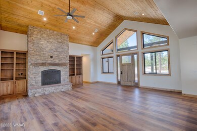 005_Living Room