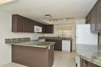 Easy Workable Kitchen