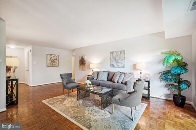 7425 Democracy Blvd unit 305, Bethesda, MD 20817 - photo 3