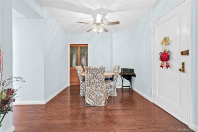 Mitchell Gardens Co-Op #3 unit 5G, Flushing, NY 11354 - photo 4