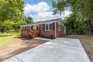1104 River St, Jacksonville, NC 28540 - photo 2