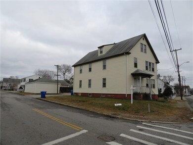 361 Mendon Ave, Pawtucket, RI 02861 - photo 5