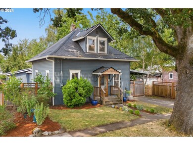 1207 E 7th St, Newberg, OR 97132 - photo 3