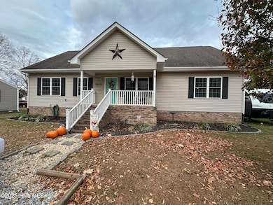 203 Garriss St, Conway, NC 27820 - photo 2