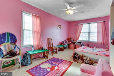 1021 Cypresstree Dr, Capitol Heights, MD 20743 - photo 2