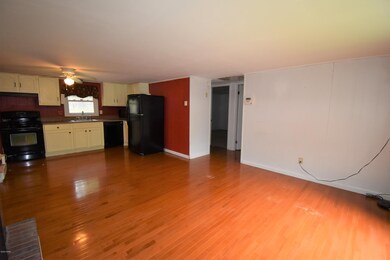 131 Westwood Dr, Dingmans Ferry, PA 18328 - photo 6