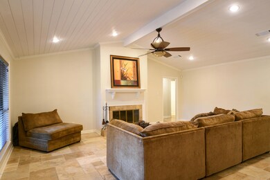 5_Living Room-3