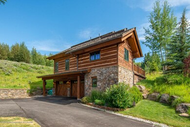 Guest House- 2 of 4 Garages