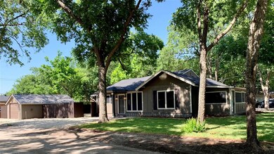 1520 Gribble St, Gainesville, TX 76240 - photo 2