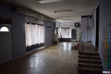 1407 W 4th St, Davenport, IA 52802 - photo 5