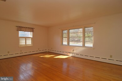 2010 Hill Rd, Reading, PA 19602 - photo 5