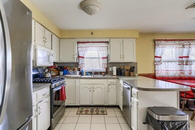 11 Friar Tuck Ln, Nashua, NH 03062 - photo 3