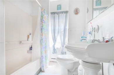 813 N Sherman St, Allentown, PA 18109 - photo 4