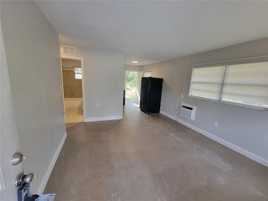 402 Peters St, Wildwood, FL 34785 - photo 3