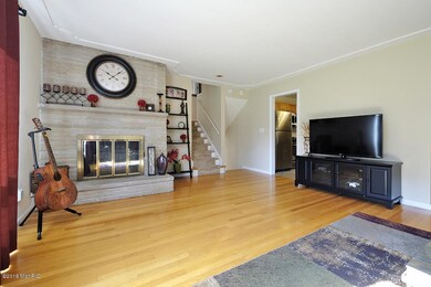 2460 Wildemere-4