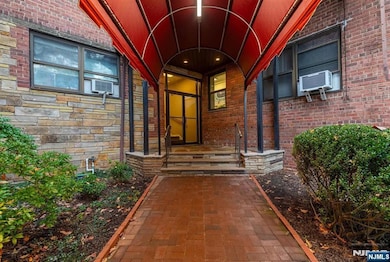 Briar Hall Condominiums unit 3D, Rutherford, NJ 07070 - photo 3