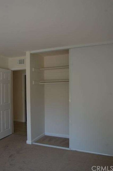 bedrom 2 closet