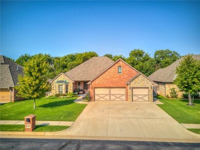 19813 Oakshire Dr, Edmond, OK 73012 - photo 2