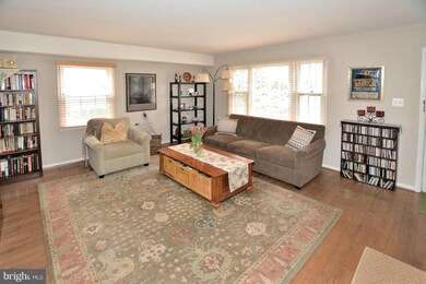 25 W Taylor Run Pkwy, Alexandria, VA 22314 - photo 4