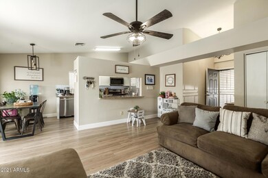 131 W Ivyglen St, Mesa, AZ 85201 - photo 4