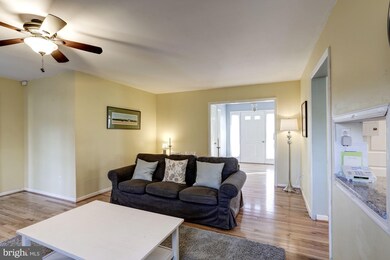 6302 Swan Landing Ct, Burke, VA 22015 - photo 3