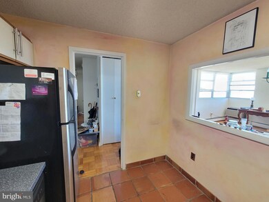 Radnor House unit 922, Bryn Mawr, PA 19010 - photo 3