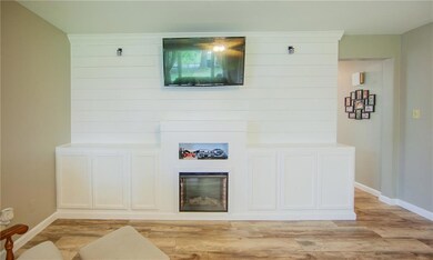 521 Phillips Dr, Anderson, IN 46012 - photo 7