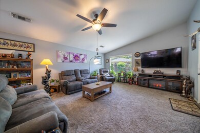 2053 Paris Ave-10
