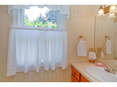 4 Wade Farm unit 4, Newmarket, NH 03857 - photo 5