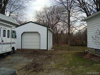 Parking Lot/Garage
