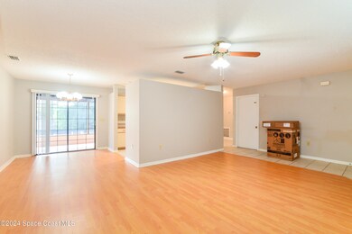 018-photo-living-room-12055764