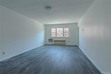 79-18 150th St unit 3, Flushing, NY 11367 - photo 4