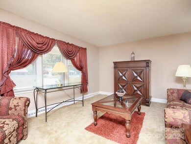 711 N Carolina Ave, Statesville, NC 28677 - photo 4