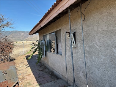 972 E Lynwood Dr, San Bernardino, CA 92404 - photo 5