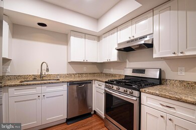 21923 Myrtlewood Square, Sterling, VA 20164 - photo 4