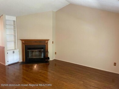 530 Petunia Ln N, Whiting, NJ 08759 - photo 3