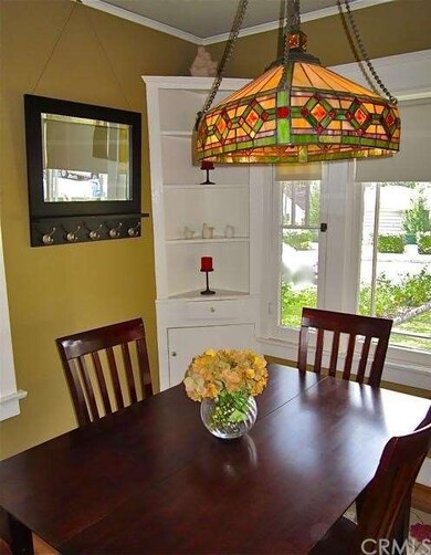 Beautiful light fixture in the dining room.
