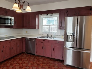 9 Blake St, Pittsfield, NH 03263 - photo 2