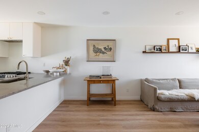 Living_Room_Photo_4